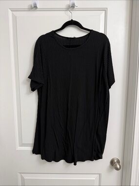 Women's Black Ribbed Tunic Top